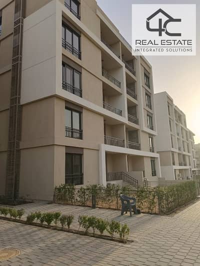 Apartment for sale in Fifth Square 130 m fully finished and ACs in prime location with down payment and installments