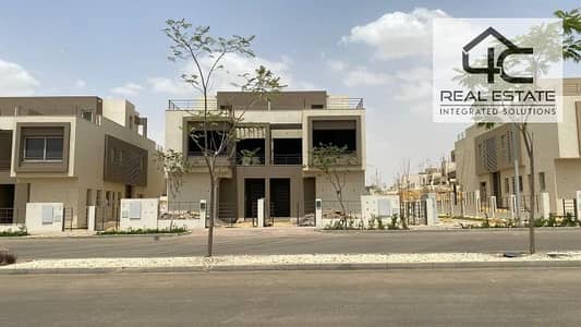 Ready to move villa twin house 384 m 3 bedroom for sale with prime location in palm hills compound new cairo with lowest price in market