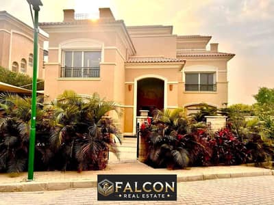 Villa (3) floors with a panoramic view of Central Park in StonePark Compound, West Golf and Katameya Heights, in the heart of New Cairo