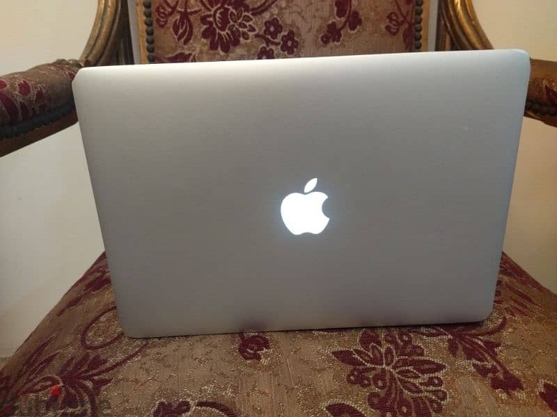 Mac airbook a1466 - 2015  بدون بطاريه بيشتغل بالشاحن مباشره 0