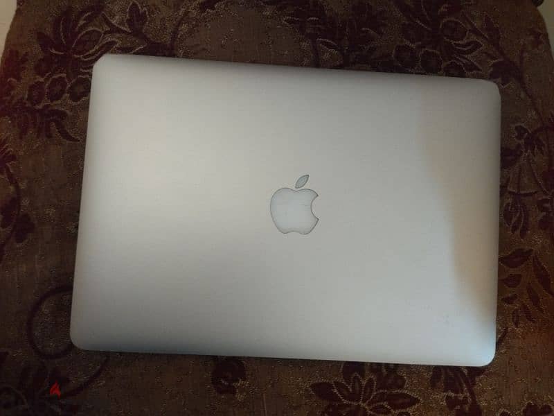 Mac airbook a1466 - 2015  بدون بطاريه بيشتغل بالشاحن مباشره 6