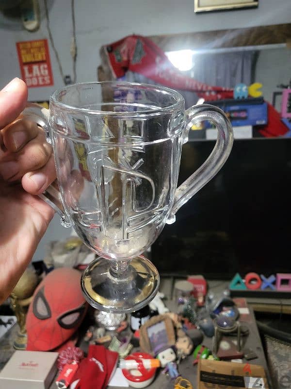 PS trophy glass 2