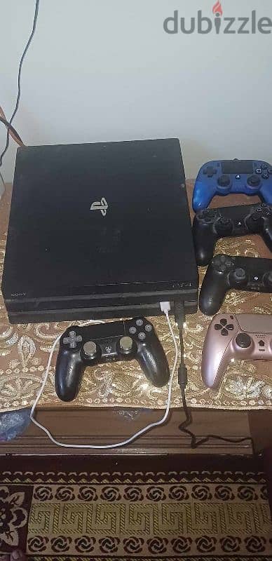 ps4 pro للبيع او للبدل