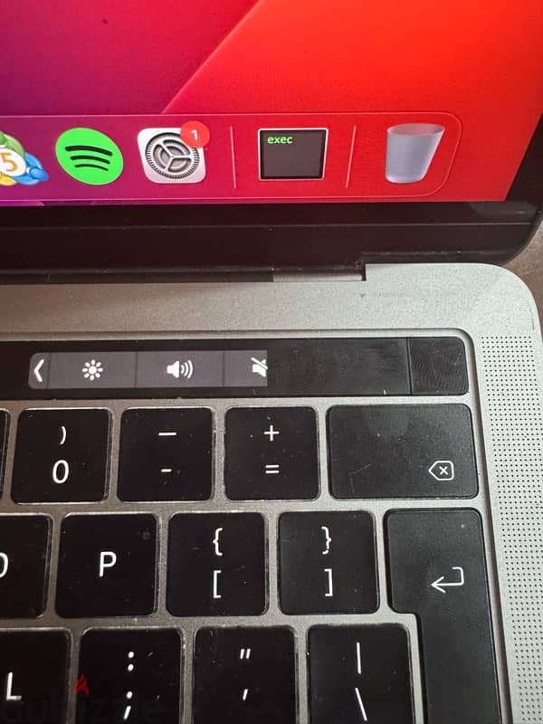 Mac book pro 2017 touchbar 2