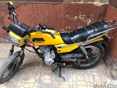 موتسكل وينج 200 cc بحالة جيدة جدا بها رخصة سنة