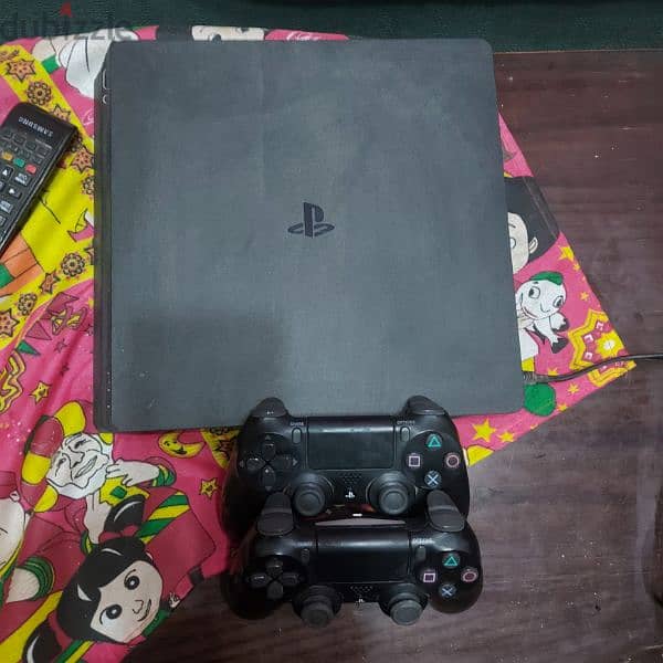 PlayStation 4 slim 1TB 1