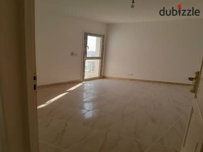 In Madinaty, an apartment for sale, area of ​​​​165 square meters, with a wide panorama view, near the Kraft Zone, East Hub, and the Wholesale House M