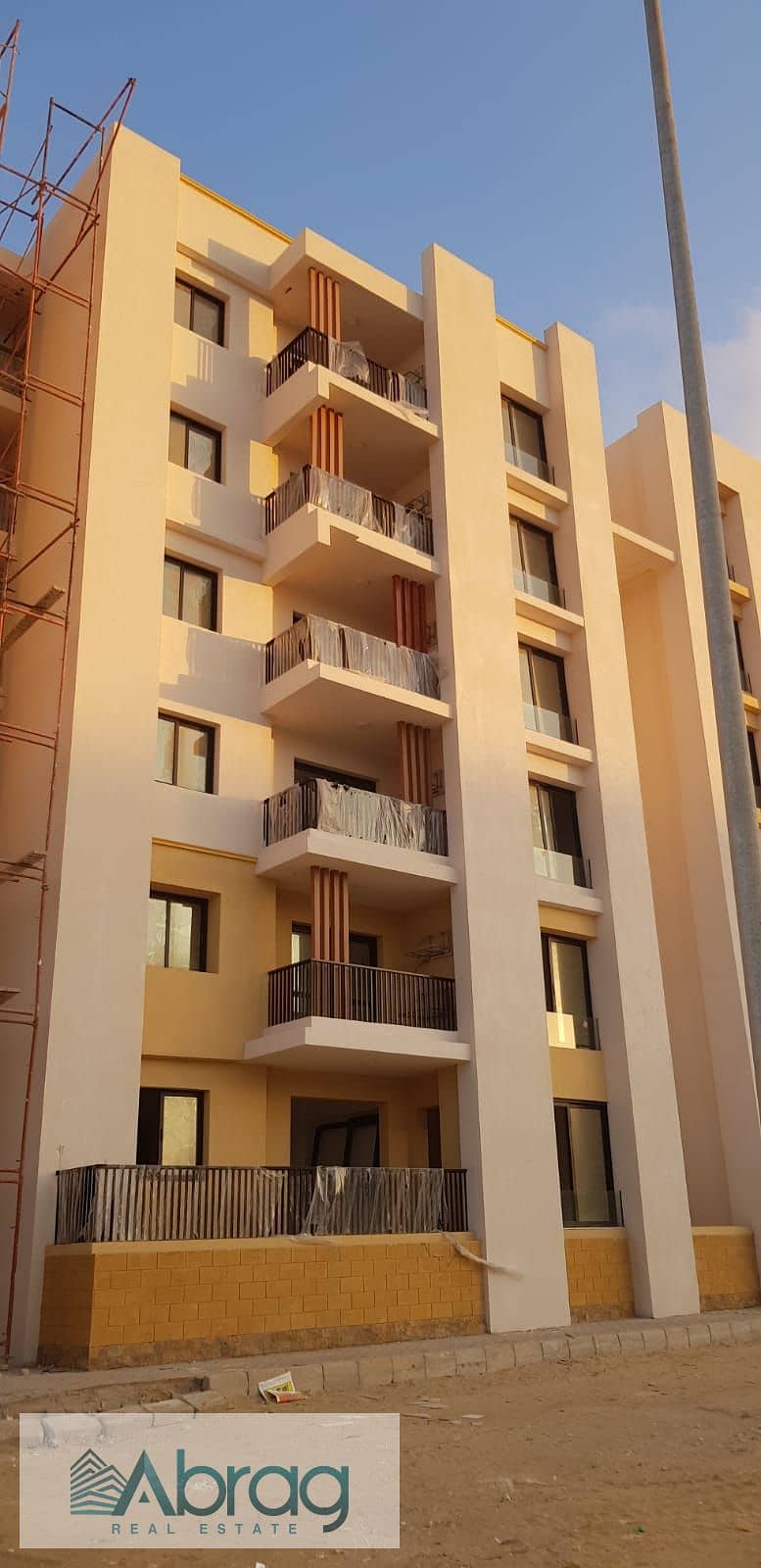 For sale with 7-year facilities, a 3-room apartment, the lowest price per square meter, fully finished, in Sheikh Zayed 0