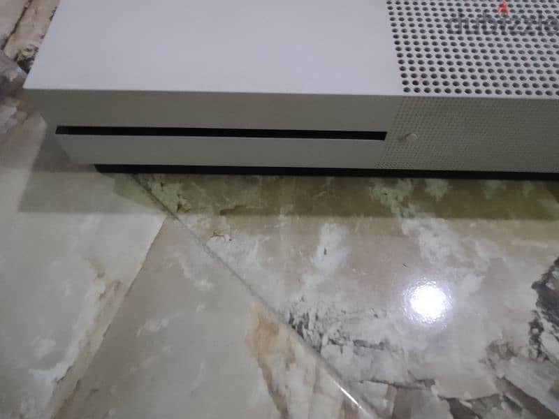 Xbox one s without controller 1