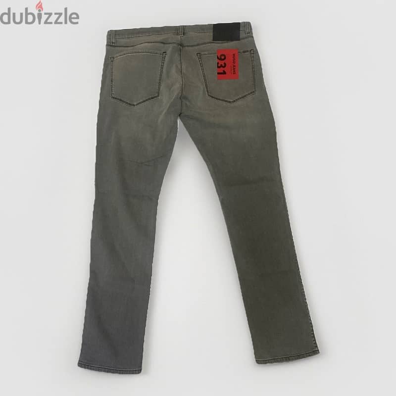 Hugo Light Grey Slim Jeans Size 35/32- بنطلون جينز هوجو سليم فيت 1