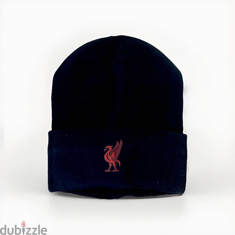 Liverpool FC Essentials Black Beanie Hat- قبعة ليفربول  باللون الأسود 0