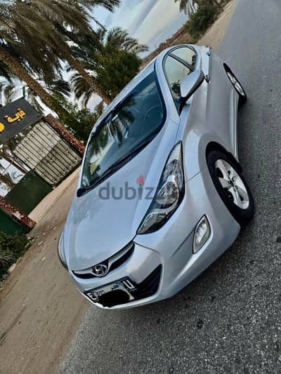 Hyundai Elantra 2012