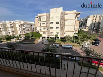 Apartment for sale in fifth square New Cairo ready to move under market price