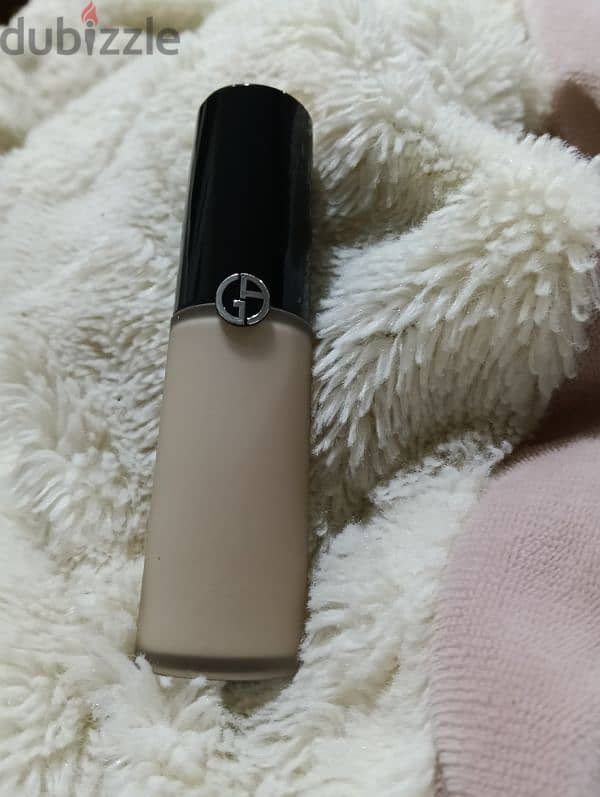 luminous silk concealer George Armani 0