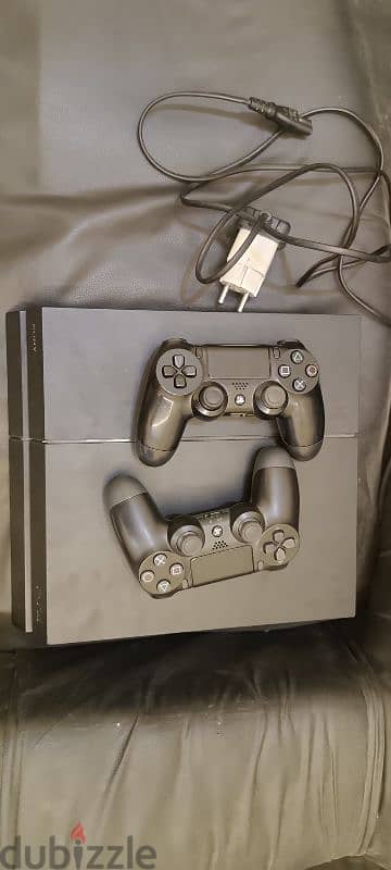 PlayStation 4 fat نسخه الزرار