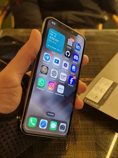 iPhone X سيلفر 64GB للبيع - حالة ممتازة