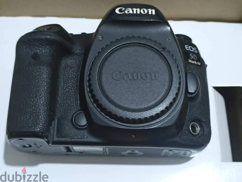 Canon 5d mark 4 + battery Grip +3 battery shutter 200k 1