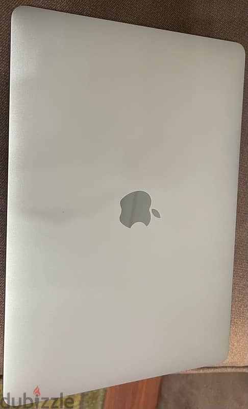 Macbook Pro 2020 13 inch Like new 7