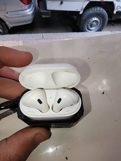 للبيع او البدل airpods apple 2