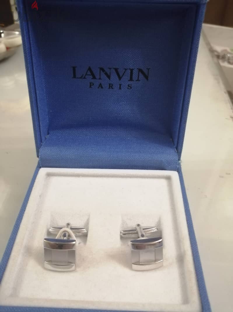 ازرار أكمام Lanvin Paris 2