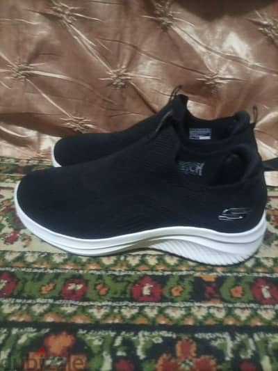 SKETCHERS. MEMORY. FOAM. . Siz. 42