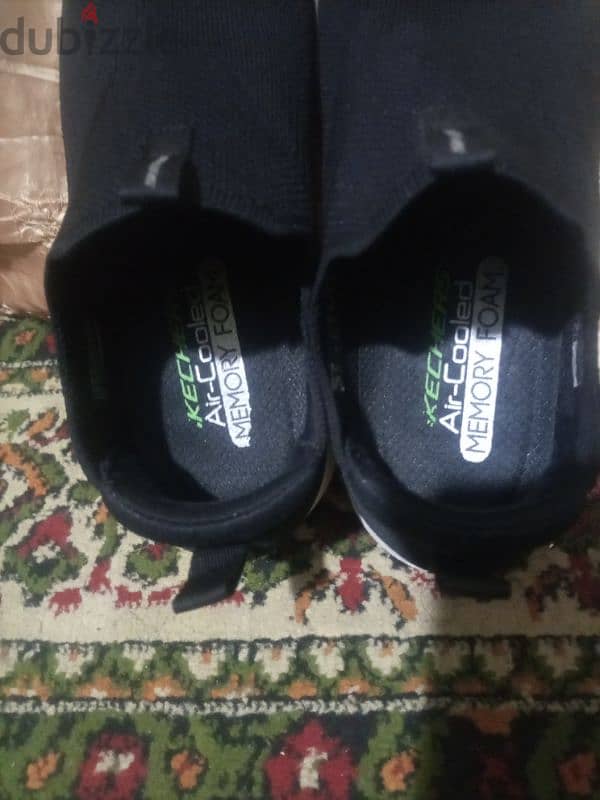 SKETCHERS. MEMORY. FOAM. . Siz. 42 4