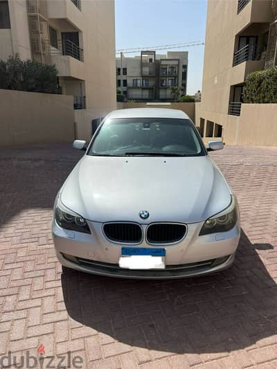  للبيع: BMW 523i 2009 | حالة ممتازة | عدد قليل من الكيلومترات 