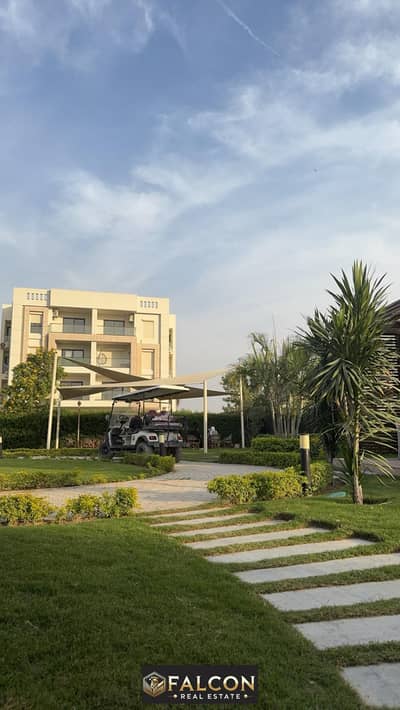 A bargain apartment next to Cairo Airport in Valore Sheraton Compound, fully finished with air conditioners and a kitchen, with a distinguished view,