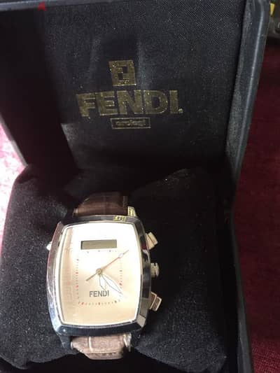 ساعه fendi سويسري اوريجينال