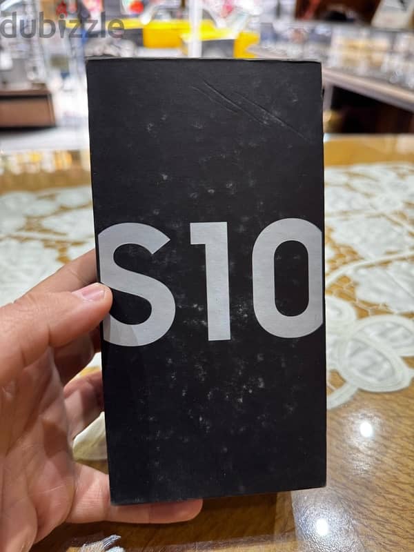 Samsung S10 استخدام نضيف بدون خرابيش خطين بالعلبه 1