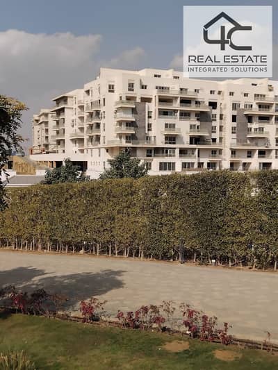 apartment  corner 3bed  for  sale  in mountain  view new  cairo  with  installment  view on landscape in the best location in  5th settlement