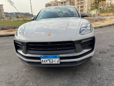 PORSCHE Macan T 2024 للايجار بسائق