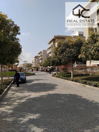 apartment for sale 140m  Ready to move  Finished  with installment in heart of  new cairo view on landscape in the best location in 5th settlement