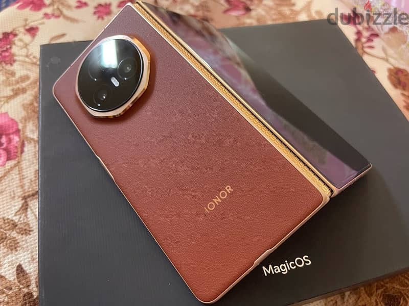 Honor Magic V3 Red 16 ram  asnew 7