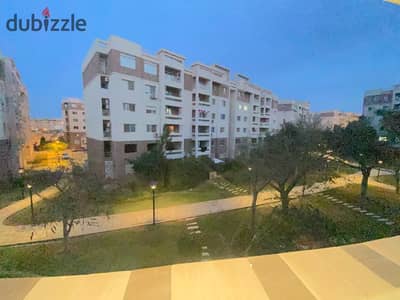 A special opportunity to own an apartment in Madinaty, 71 meters, with special finishes, Super Luxe, second floor, close to services, the mosque, the