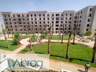 شقة 154م تقسيط 9 سنوات تشطيب و تكييفات كمبوند Village west الشيخ زايد