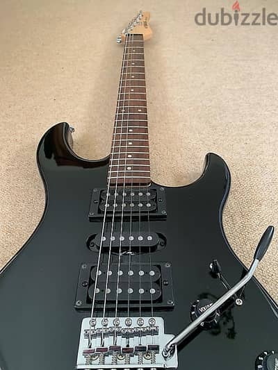 electric guitar Yamaha erg 121c new