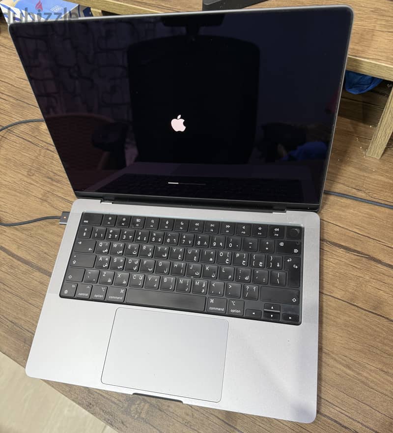 2021 MacBook Pro 14-inch in excellent condition 4