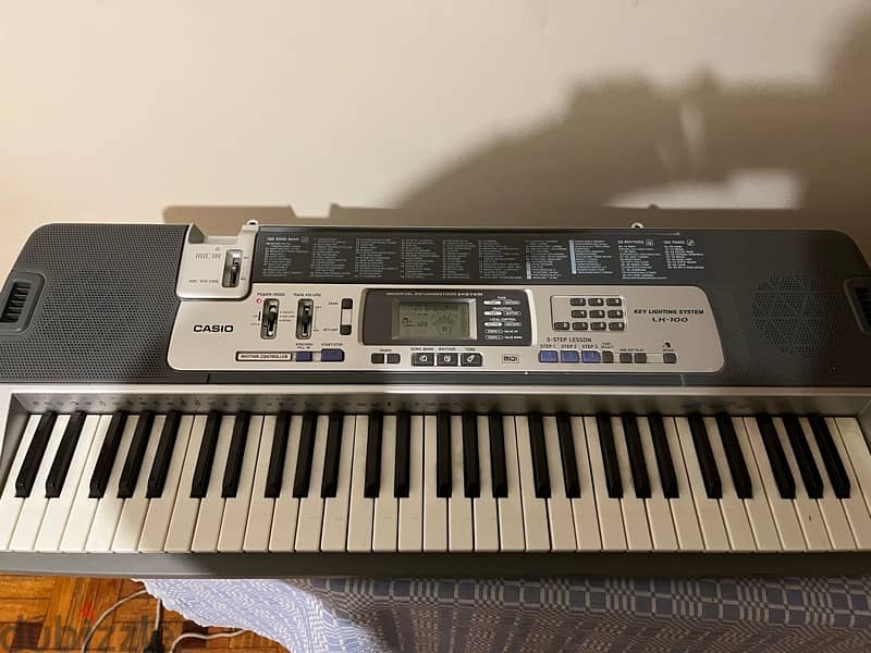 Casio LK-100 Key Lighting Keyboard 1