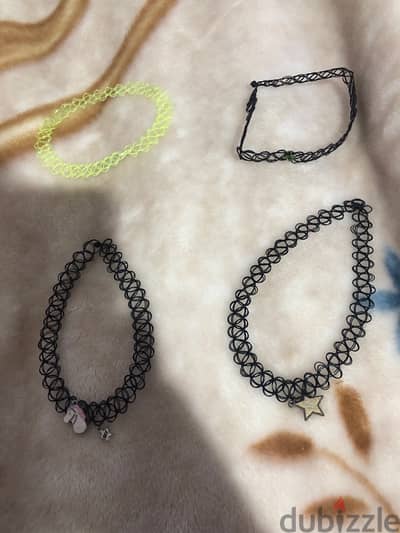 Necklace chokers