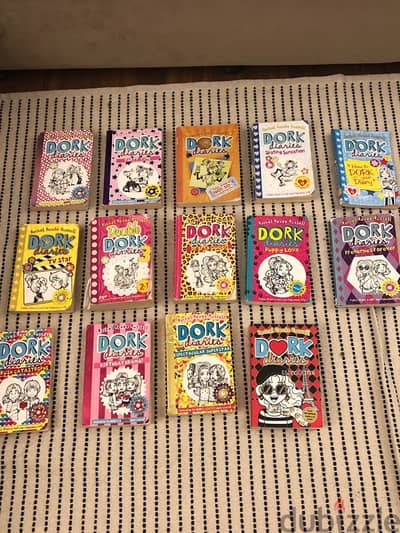 14 Dork diaries books