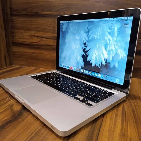 الكمية محدودة  MacBook Pro 2012  لاستخدام الجرافك 4