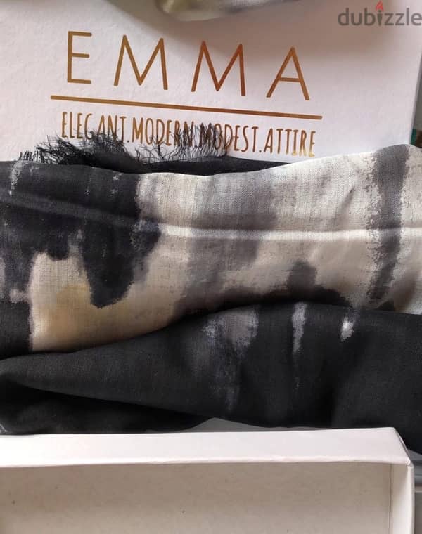 emma scarf 0