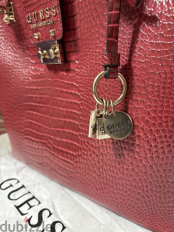 guess original burgundy bag 1