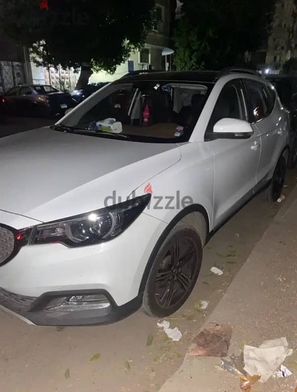 سيارة مع السائق mg zs 2024 0