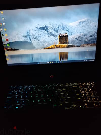 Dell Alienware M17, RTX 2070 with Max-Q, i7-8750H, 1TB SSD, 32 GB Ram