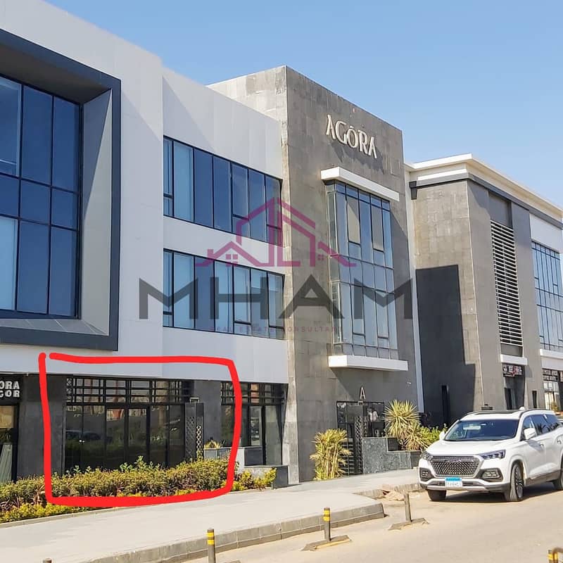 A store for rent on the facade in Agora Mall, Golden Square, immediate receipt, distinctive location 0