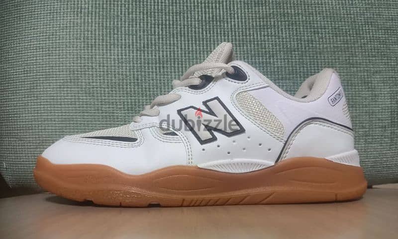 شوزات fila. new balance جديده للبيع بسعر مغري المقاسات موضحه في الصور 9