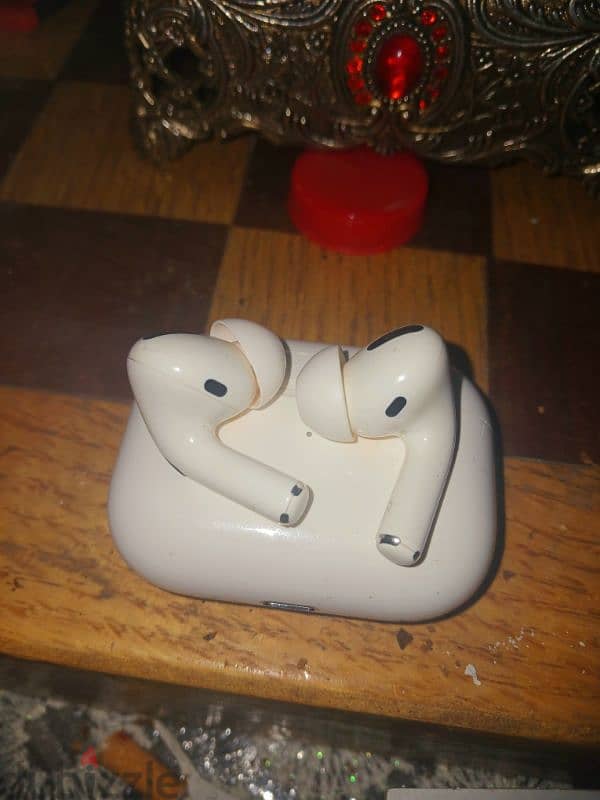 سماعه Apple AirPods 4 2