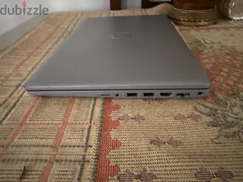 Dell Latitude 5520 3